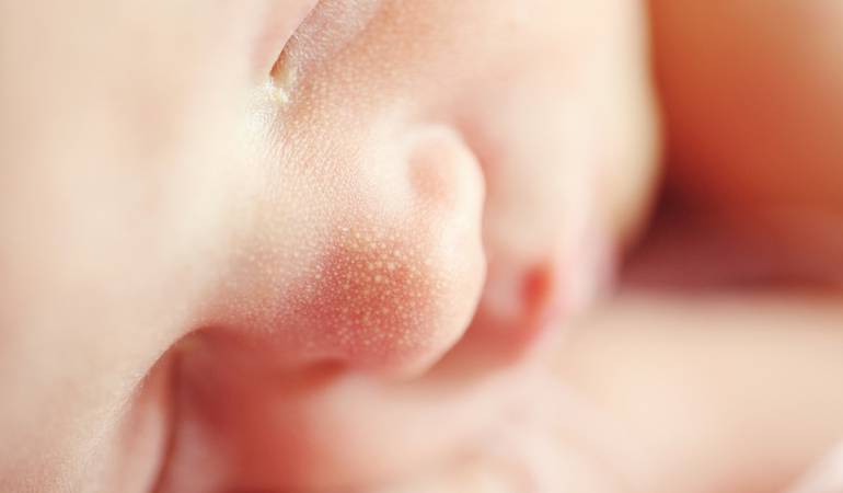 Estudio afirma que publicar fotos de su hijo recién nacido podría ser un problema psicológico: Por qué no publicar fotos de un recién nacido en las redes sociales