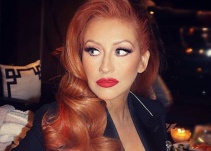 Christina Aguilera suma un nuevo cambio de look a su historial