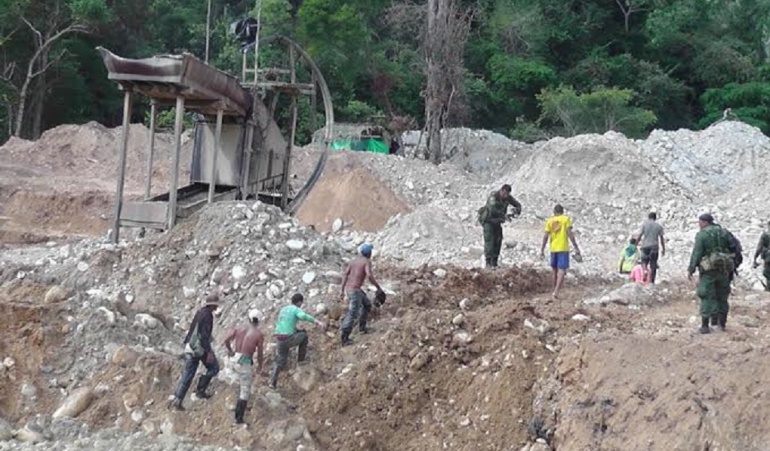 Un muerto y un herido dejó un derrumbe en mina de esmeraldas en Quípama, Boyacá: Un muerto y un herido dejó un derrumbe en mina de esmeraldas en Quípama, Boyacá