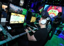 E3: Mientras Microsoft se puso al corriente en consolas, Sony descrestó con sus videojuegos
