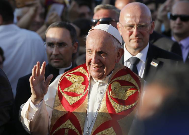 El papa se solidariza con las víctimas atentado Niza y con el pueblo francés