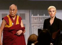 Encuentro de Lady Gaga con el Dalái Lama enoja a sus fans en China