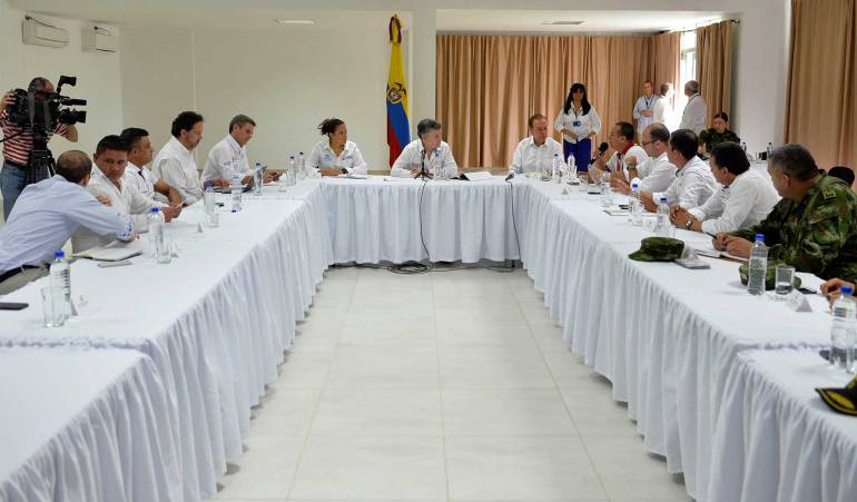 Santos le advierte a frente disidente de las Farc que tienen la última oportunidad