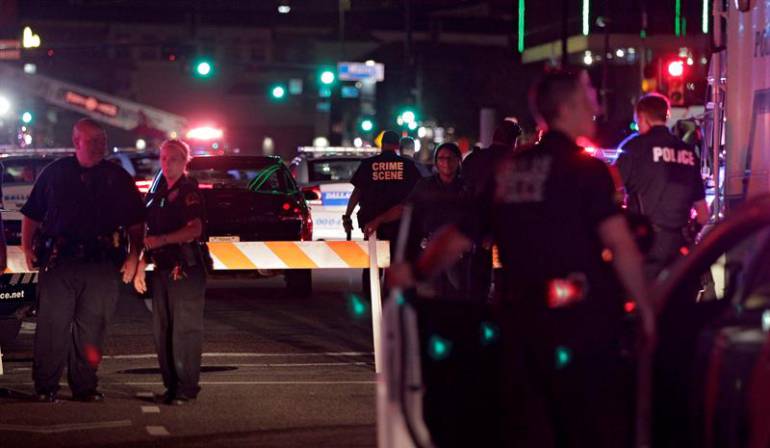 matanza policías manifestación violencia racial: Uno de los sospechosos de matanza de Dallas quería matar "policías blancos"