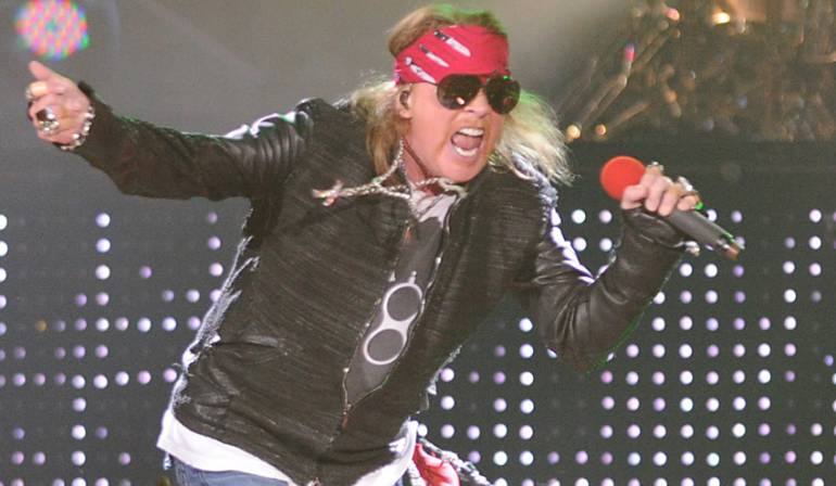 Guns N' Roses, detenidos en Canadá por posesión de armas: Guns N' Roses, detenidos en frontera canadiense por posesión de armas