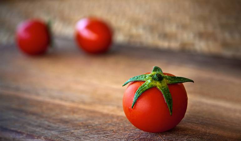 La increíble historia del adolescente que se alimentó sólo de tomates (y derivados) durante 12 años