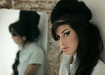 Un concierto del padre de Amy Winehouse marca los cinco años de su muerte