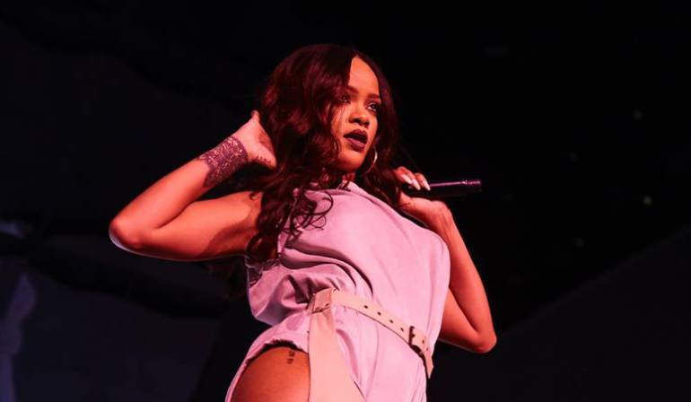 Rihanna prohibe a fans jugar Pokémon Go: Rihanna prohíbe a sus fans jugar Pokémon Go en sus conciertos