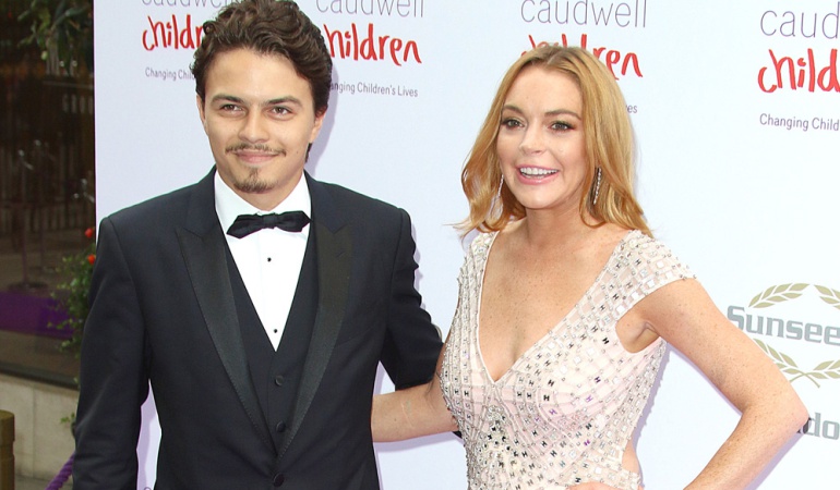 Lindsay Lohan dice que su novio Egor Tarabasov intentó "estrangularla" y le es infiel: El nuevo romance de Lindsay Lohan no es tan perfecto como ella creía