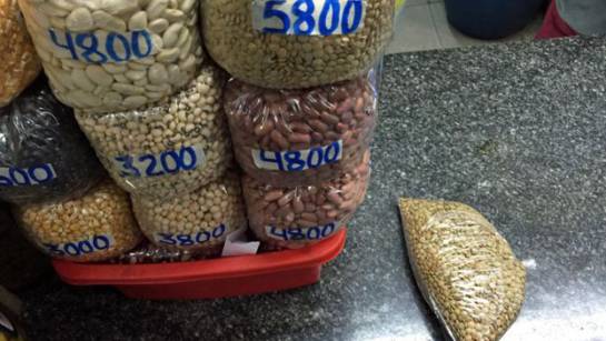 Las lentejas ya pocos las compran por kilo. Las lentejas ya pocos las compran por kilo.