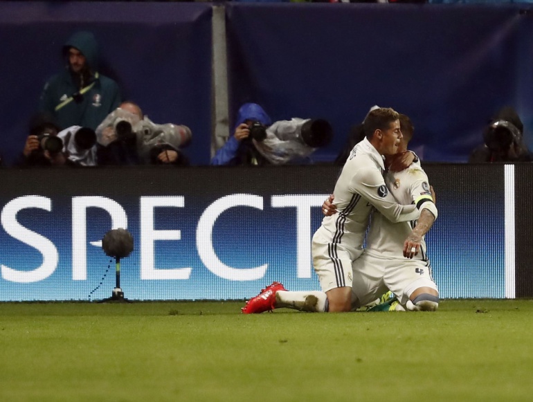 Real Madrid vence al Sevilla y James conquista su segunda Supercopa