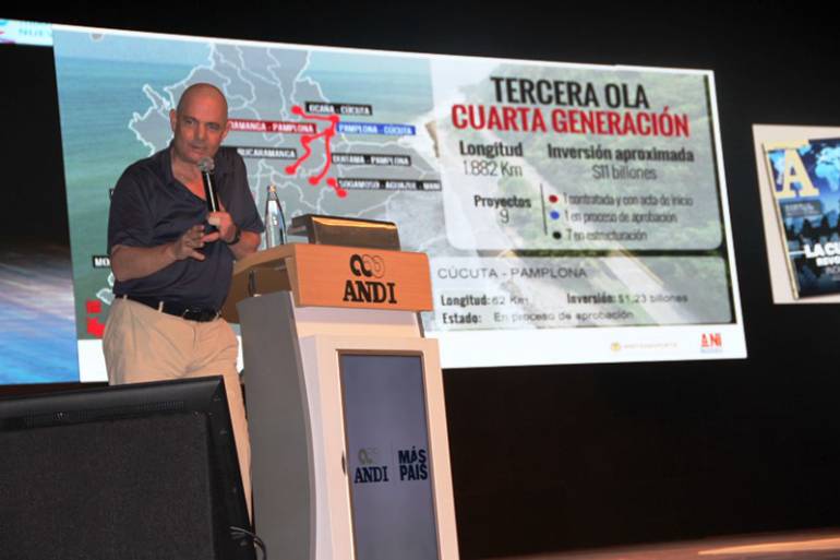 Tasas de interés afecta compra de viviendas y construcción de autopistas: Vargas Lleras: Tasas de interés afecta compra de viviendas y construcción de autopistas: Vargas Lleras