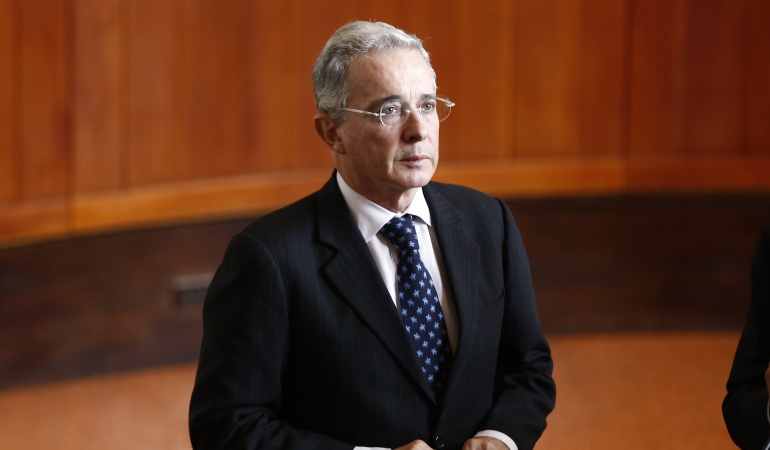 Justicia especial para la paz: Uribe propone tribunal especial de paz para los militares con penas de máximo 5 años
