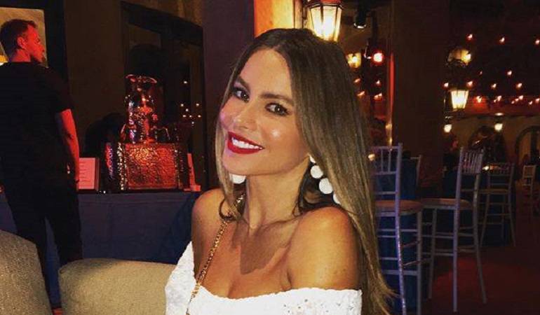 Sofía Vergara arrepentida de no haberse protegido su 'pecho' del sol