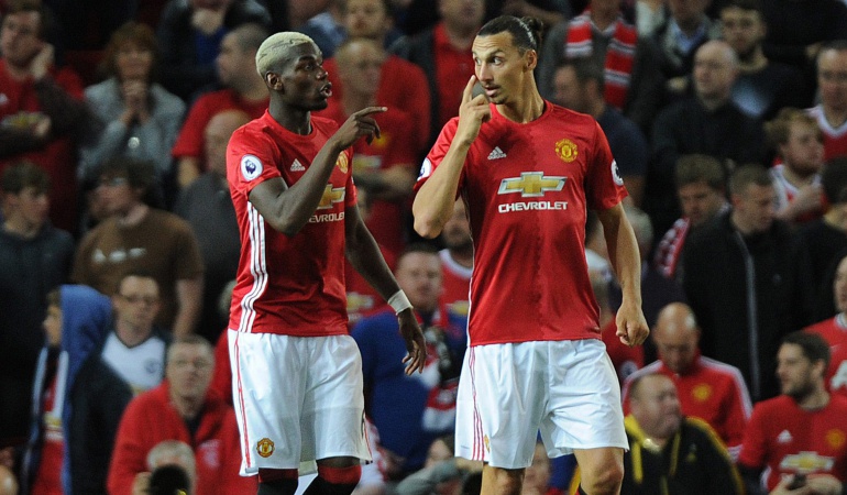 Doblete de 'Ibra' en el debut de Pogba con el Manchester United