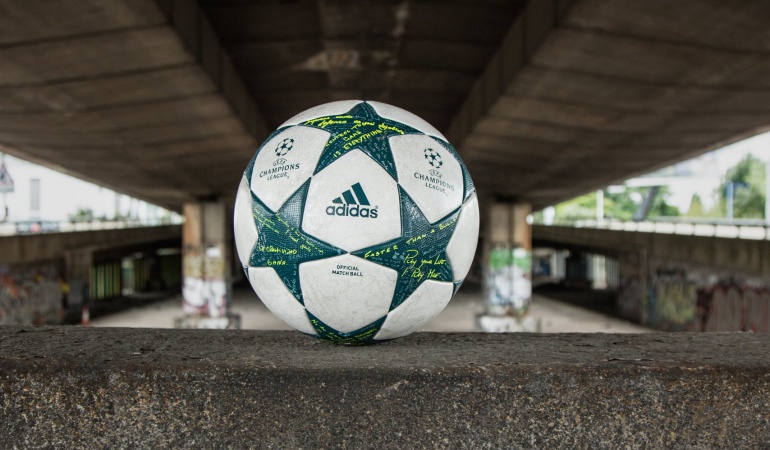 James rodrÃguez balón champions league: "la creatividad gana ... Camino Acceso creativo