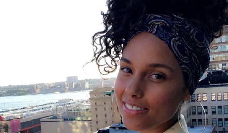 Alicia Keys no está en contra del maquillaje: Que yo haya elegido ir libre de maquillaje no significa que sea una 'anti maquillaje': Alicia Keys