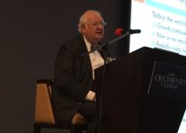 Colombia va por buen camino para llegar al desarrollo: Sir Angus Deaton