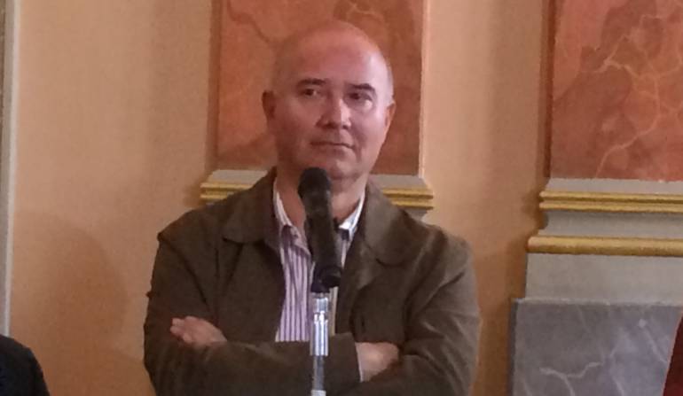 Octavio Escobar Premio Nacional de Novela 2016: Octavio Escobar gana el Premio Nacional de Novela 2016