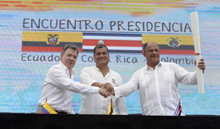 Santos con la paz, está haciendo y cambiando la historia: Ecuador y Costa Rica