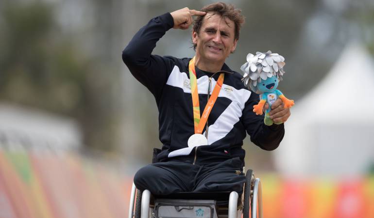 Alex Zanardi, campeón de Indy Car y expiloto de F1: La inspiradora historia del italiano que celebra oro el mismo día en que perdió sus piernas hace 15 años