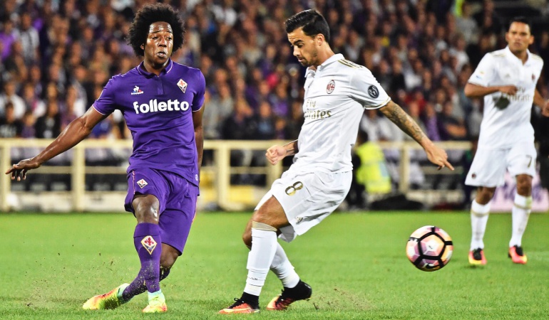 Fiorentina 0-0 Milan Carlos Bacca Carlos Sánchez: Bacca y Sánchez no se sacan diferencias en el empate 0-0 entre Fiorentina y Milan