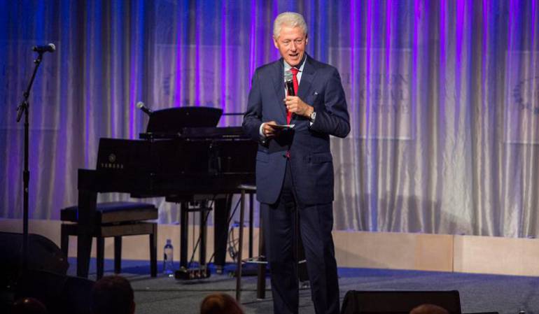 Trump podría invitar a examante de Bill Clinton al debate: Trump amenaza con invitar a supuesta examante de Bill Clinton al debate del lunes