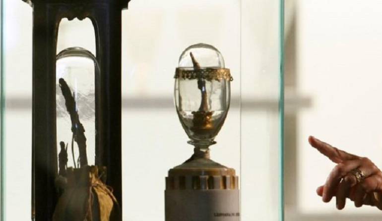 reliquias más extrañas de la historia: Los ojos de Einstein y el pene de Napoleón: algunas de las reliquias más extrañas de la historia