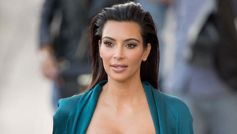 Kardashian: Atracan a Kim Kardashian en París