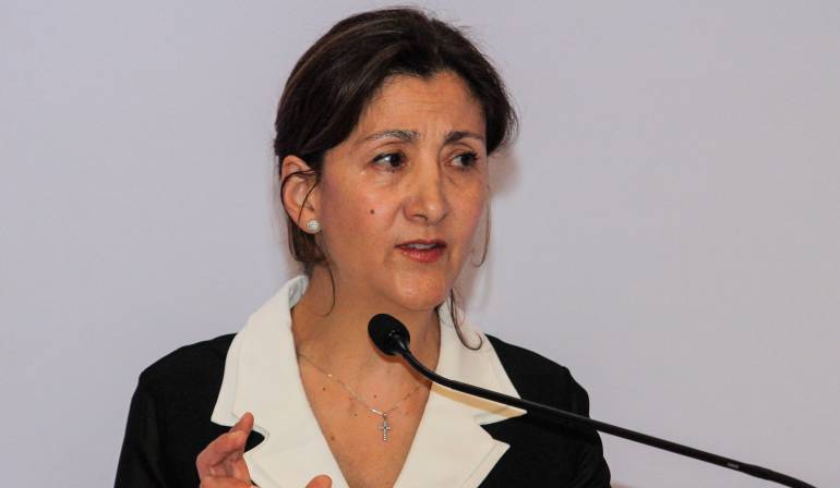 Ingrid Betancourt apoya la candidatura de Sarkozy