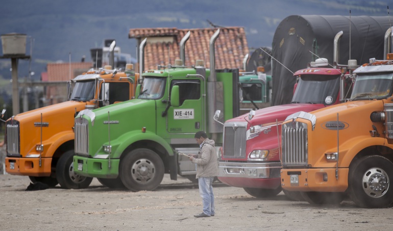 Se frena el paro camionero, se acordó un nuevo decreto de chatarrización