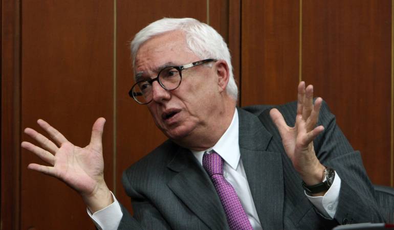"Proyecto de reforma tributaria atenta contra la clase media": Robledo
