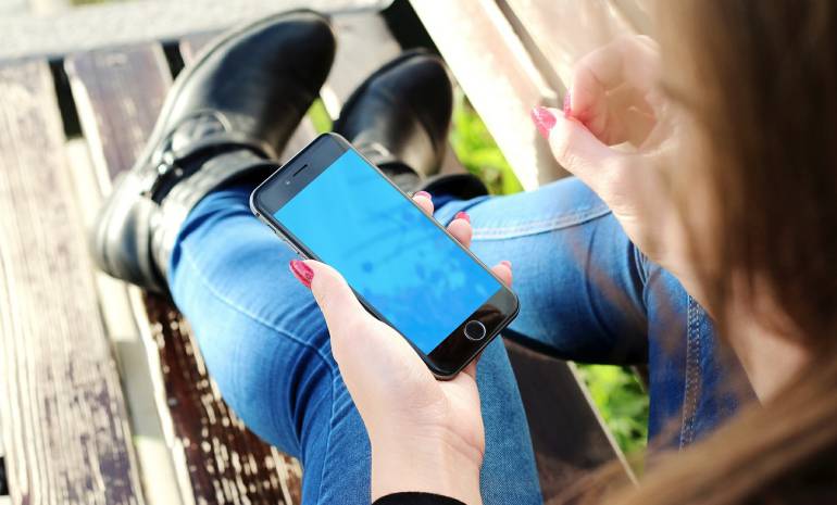 Realidad aumentada: Qué es la realidad aumentada, cómo se diferencia de la virtual y por qué Apple apuesta fuertemente a ella