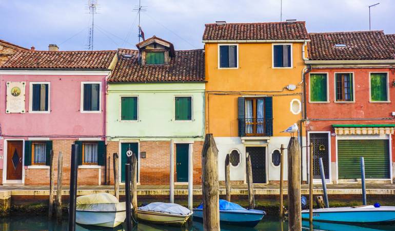 ¿Qué tanto influye el color de la pintura de su casa en el precio de venta?
