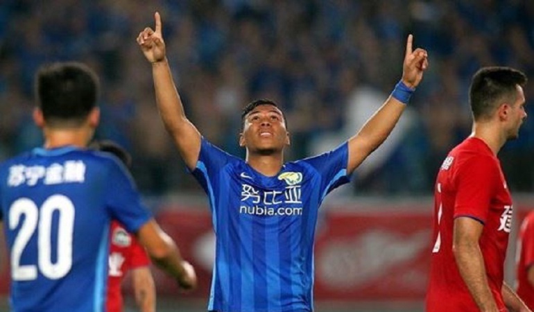 Roger Martínez: Doblete de Roger Martínez con el Jiangsu Suning