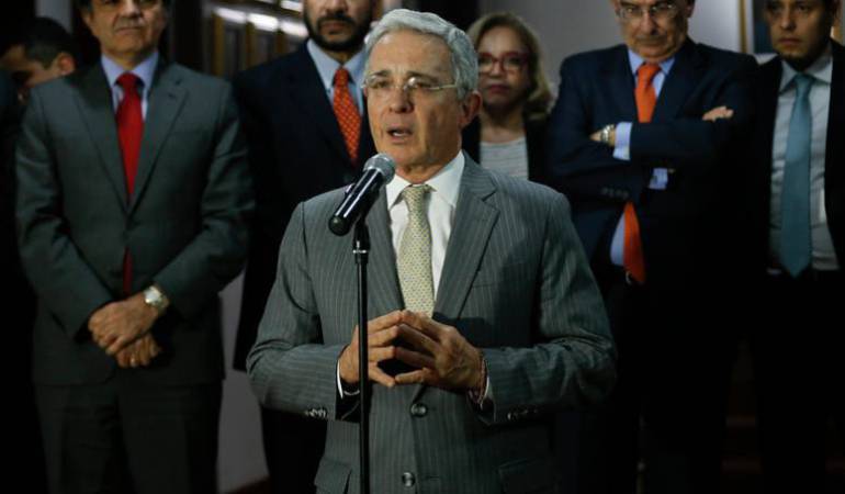 La Justicia a la carta de Uribe