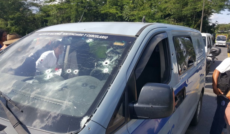 Atentado contra el Inpec: Atentado contra vehículo del Inpec en Meta deja un muerto