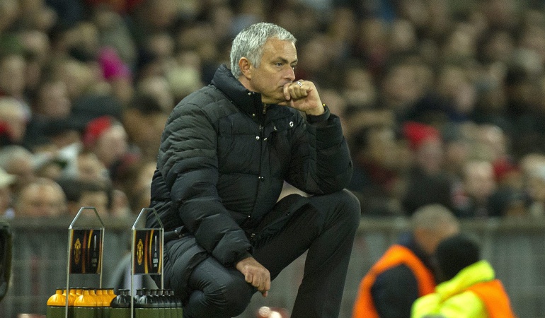 Mourinho: Mourinho asegura que su vida en Manchester "es un poco un desastre"