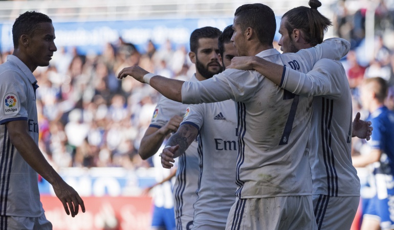 Alavés 1-4 Real Madrid: Cristiano Ronaldo vuelve al gol y mantiene al Real Madrid en el liderato