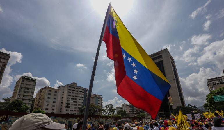 La oposición salvo el partido de Leopoldo se reunirpa con el Gobierno de Venezuela: Diálogo entre Gobierno y oposición comenzará hoy sin el partido de López