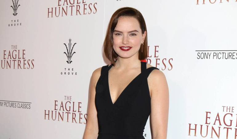 Daisy Ridley 'Star Wars': Daisy Ridley celebra la 'gran demanda' de figuras de acción de su personaje en 'Star Wars'