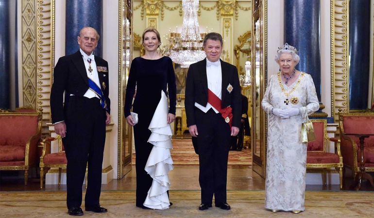 Reina Isabel II ofrece apoyo comercial, técnico y político para el posconflicto en Colombia