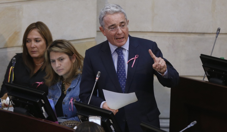 “Y el que dijo eso fue el premio nobel, yo creo que hay un error”: Uribe a Santos