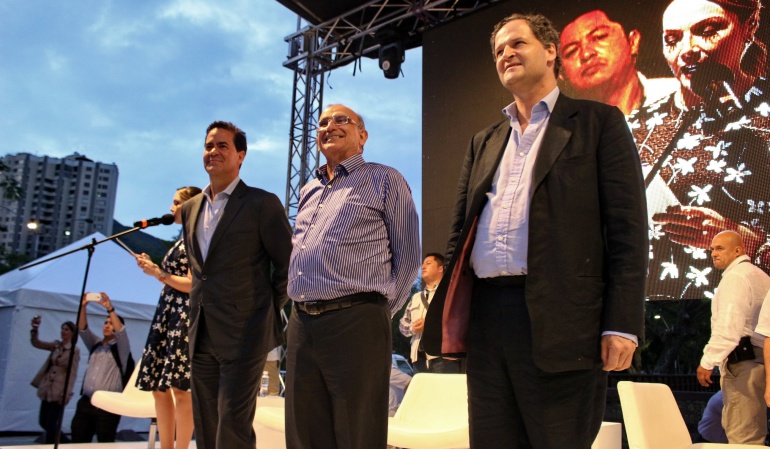 Equipo negociador del Gobierno en la Habana recibe el premio Semana a Líderes 2016: Equipo negociador con las Farc recibe premio Líderes Colombia 2016