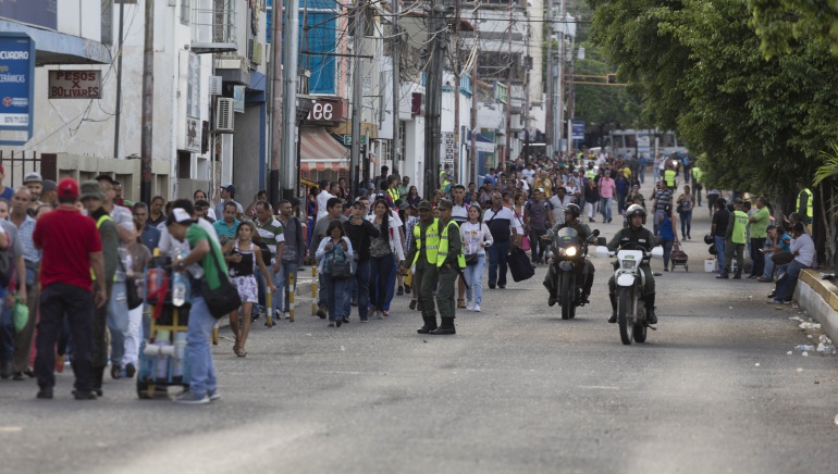 Pasaporte Colombia Venezuela: Colombia niega que vaya a exigir pasaporte a personas de frontera venezolana