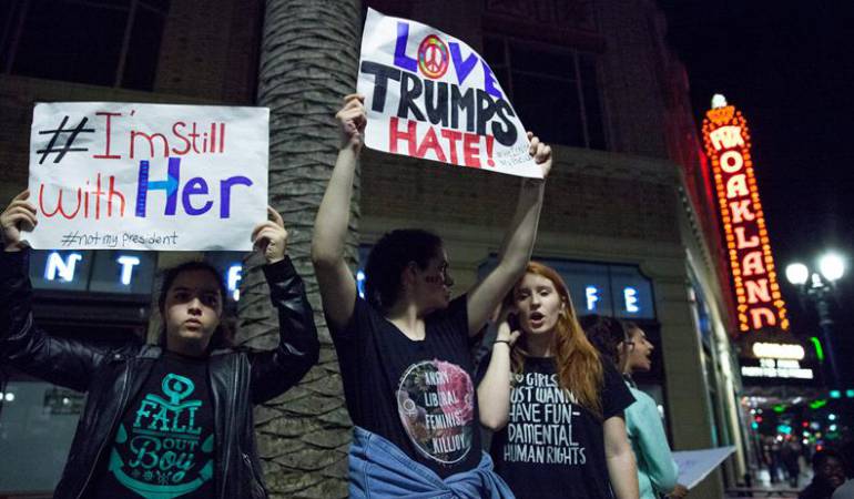 Protestas en contra de Trump: Trump le tiende la mano a manifestantes que protestan en varias ciudades de EE.UU.