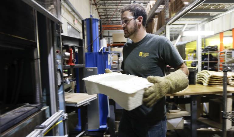 Muebles fabricados con hongos: Una fábrica de Nueva York crea muebles con hongos