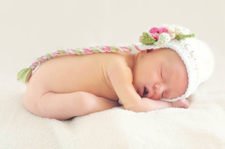 Sueño de los bebes: ¿Es recomendable entrenar a los bebés para que duerman toda la noche?