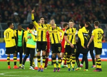 Con Ramos como titular, Dortmund derrota al Bayern y apreta la Bundesliga