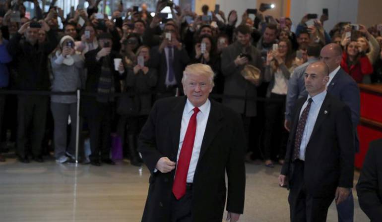 Trump advierte de que "nada cambiará" con campaña para un recuento de votos